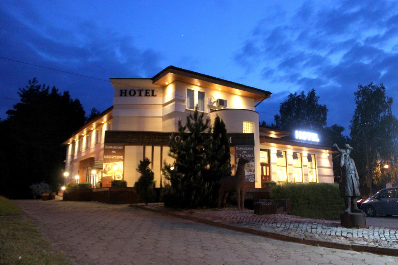 Hotel Pod Jeleniem 투홀라 외부 사진