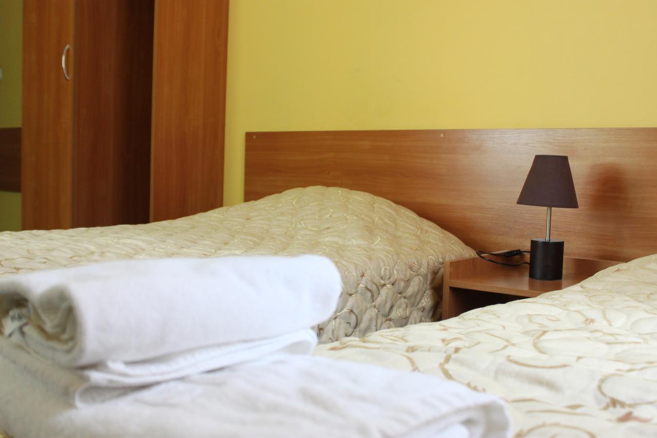 Hotel Pod Jeleniem 투홀라 외부 사진
