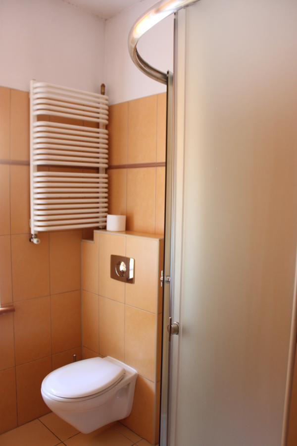 Hotel Pod Jeleniem 투홀라 외부 사진